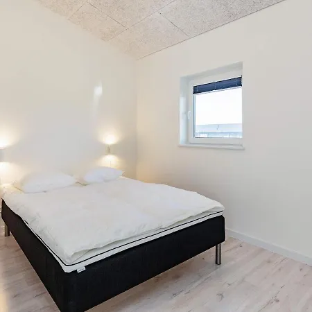 10 Person In Lokken-by Traum Løkken