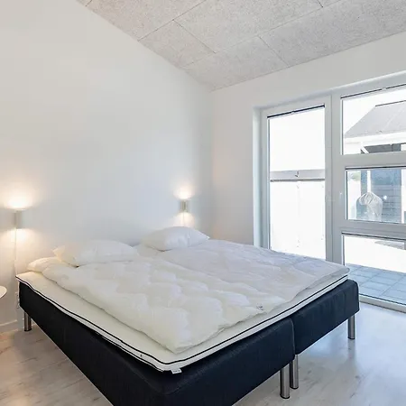 10 Person In Lokken-by Traum * 루켄