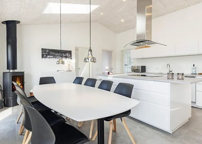 10 Person In Lokken-by Traum Løkken