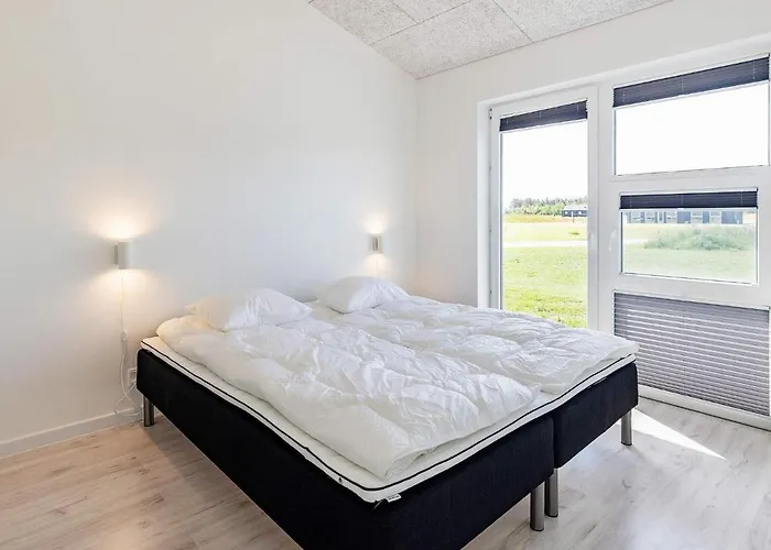 10 Person In Lokken-by Traum * Løkken