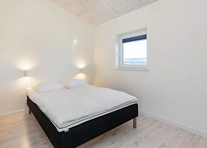 10 Person In Lokken-by Traum Løkken